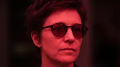 Novinář strávil měsíc koupáním v červeném světle: tady je výsledek