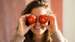 Tajemství zářivé pleti nespočívá v krémech: Co se skrývá v červených potravinách
